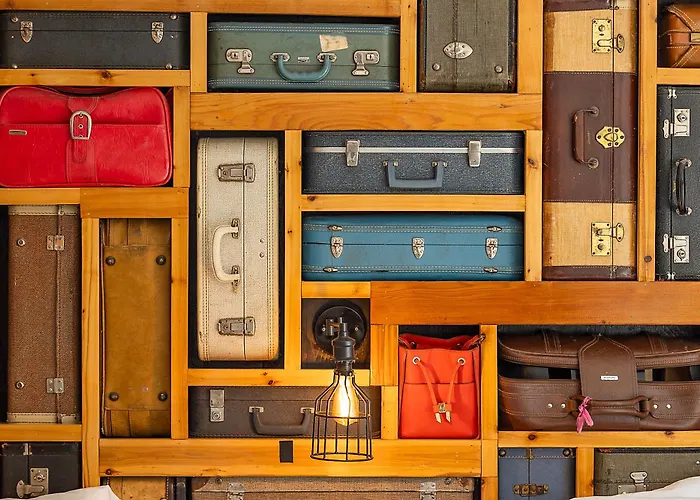 Central hotel: Crash Hotel Squamish